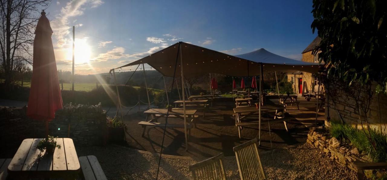 The Crown Inn Rodmarton Exterior photo
