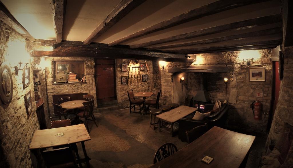 The Crown Inn Rodmarton Exterior photo